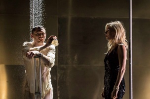 Cat on a Hot Tin Roof / Apollo Theatre, London